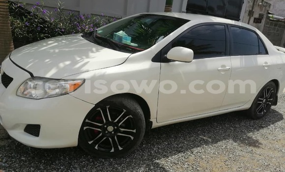 Ra Àlòkù Toyota Corolla funfun Ọkọ̀ in Cotonou ni Benin Ra Àlòkù Toyota Corolla funfun Ọkọ̀ in Cotonou ni Benin