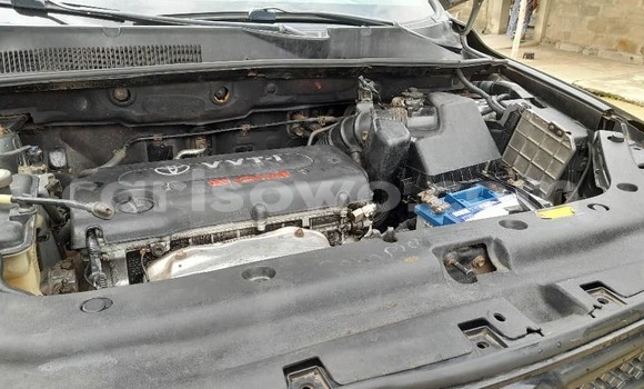 Sayi Na hannu Toyota RAV4 Green Mota in Cotonou a Benin Sayi Na hannu Toyota RAV4 Green Mota in Cotonou a Benin