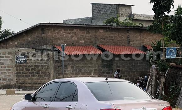 Ra Àlòkù Toyota Corolla Silver Ọkọ̀ in Cotonou ni Benin Ra Àlòkù Toyota Corolla Silver Ọkọ̀ in Cotonou ni Benin
