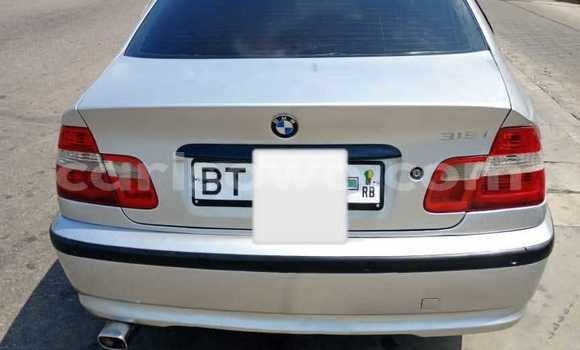 Sayi Na hannu BMW 3–Series Azurfa Mota in Cotonou a Benin Sayi Na hannu BMW 3–Series Azurfa Mota in Cotonou a Benin