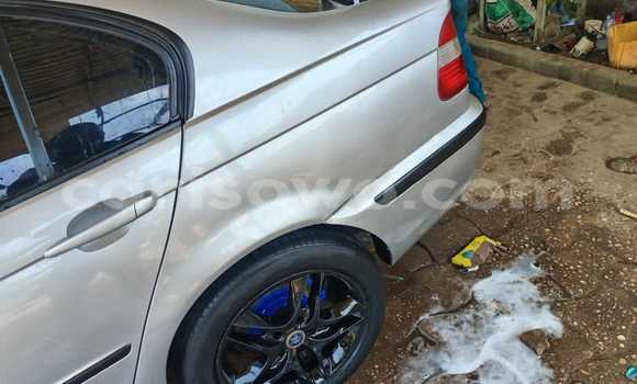 Sayi Na hannu BMW 3–Series Azurfa Mota in Cotonou a Benin Sayi Na hannu BMW 3–Series Azurfa Mota in Cotonou a Benin