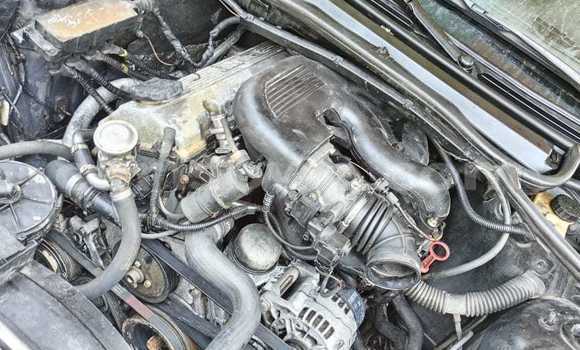 Sayi Na hannu BMW 3–Series Azurfa Mota in Cotonou a Benin Sayi Na hannu BMW 3–Series Azurfa Mota in Cotonou a Benin