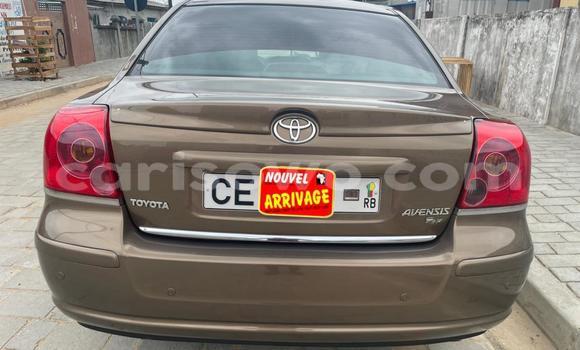 Sayi Na hannu Toyota Avensis Brown Mota in Cotonou a Benin Sayi Na hannu Toyota Avensis Brown Mota in Cotonou a Benin