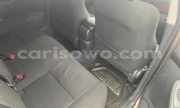 Sayi Na hannu Toyota Avensis Brown Mota in Cotonou a Benin Sayi Na hannu Toyota Avensis Brown Mota in Cotonou a Benin