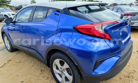 Acheter Occasion Voiture Toyota C-HR Bleu à Cotonou, Benin Acheter Occasion Voiture Toyota C-HR Bleu à Cotonou, Benin