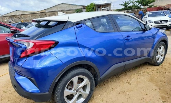 Acheter Occasion Voiture Toyota C-HR Bleu à Cotonou, Benin Acheter Occasion Voiture Toyota C-HR Bleu à Cotonou, Benin