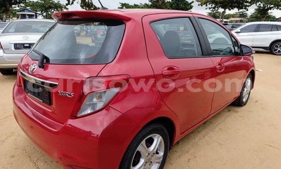 Acheter Occasion Voiture Toyota Yaris Rouge à Cotonou, Benin Acheter Occasion Voiture Toyota Yaris Rouge à Cotonou, Benin