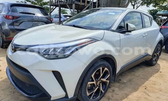 Acheter Occasion Voiture Toyota C-HR Blanc à Cotonou, Benin