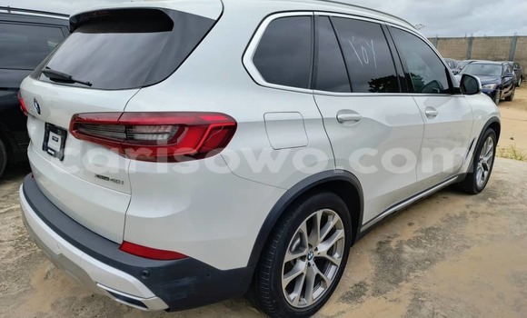 Sayi Na hannu BMW X5 White Mota in Cotonou a Benin
