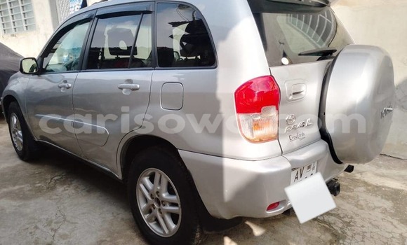 Ra Àlòkù Toyota RAV4 Silver Ọkọ̀ in Cotonou ni Benin Ra Àlòkù Toyota RAV4 Silver Ọkọ̀ in Cotonou ni Benin