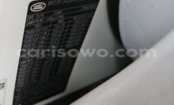 Acheter Import Voiture Land Rover Range Rover Velar Blanc à Cotonou, Benin Acheter Import Voiture Land Rover Range Rover Velar Blanc à Cotonou, Benin