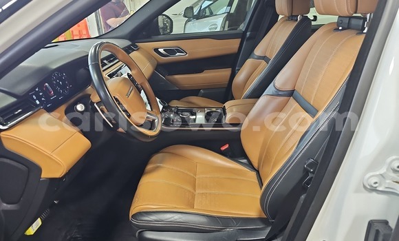 Acheter Import Voiture Land Rover Range Rover Velar Blanc à Cotonou, Benin Acheter Import Voiture Land Rover Range Rover Velar Blanc à Cotonou, Benin