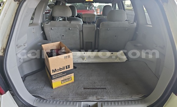 Sayi Imported Toyota Highlander White Mota in Cotonou a Benin Sayi Imported Toyota Highlander White Mota in Cotonou a Benin