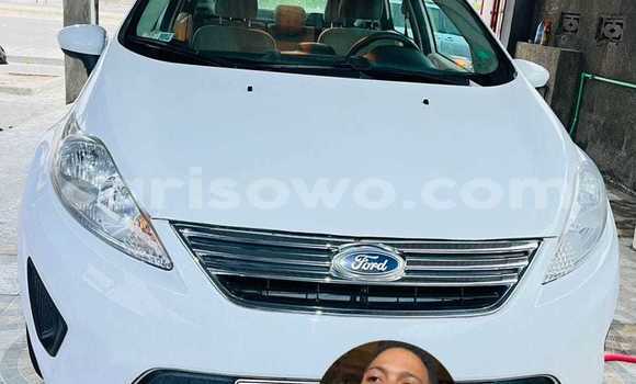 Buy Used Ford Fiesta White Car in Cotonou in Benign