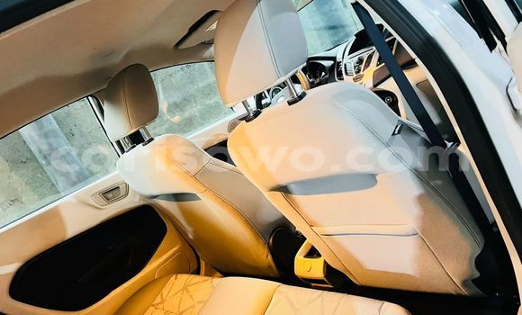 Acheter Occasion Voiture Ford Fiesta Blanc à Cotonou, Benin Acheter Occasion Voiture Ford Fiesta Blanc à Cotonou, Benin