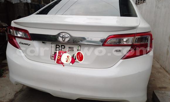 Acheter Occasion Voiture Toyota Camry Blanc à Cotonou, Benin