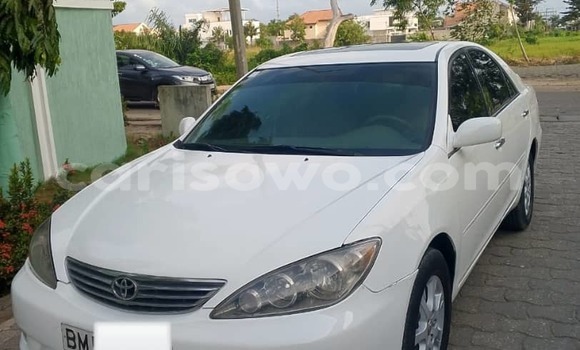 Ra Àlòkù Toyota Camry funfun Ọkọ̀ in Cotonou ni Benin Ra Àlòkù Toyota Camry funfun Ọkọ̀ in Cotonou ni Benin