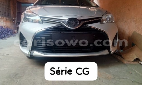 Sayi Na hannu Toyota Yaris Azurfa Mota in Cotonou a Benin