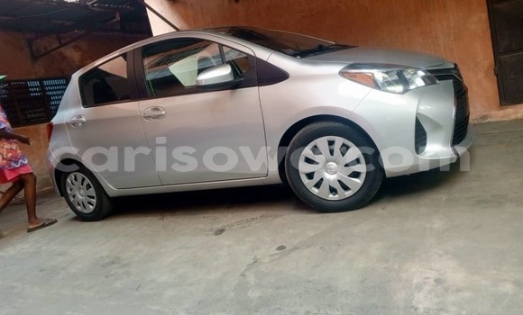 Acheter Occasion Voiture Toyota Yaris Gris à Cotonou, Benin Acheter Occasion Voiture Toyota Yaris Gris à Cotonou, Benin