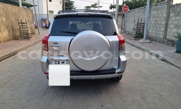 Ra Àlòkù Toyota RAV4 Silver Ọkọ̀ in Cotonou ni Benin Ra Àlòkù Toyota RAV4 Silver Ọkọ̀ in Cotonou ni Benin