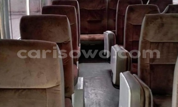 Acheter Occasion Voiture Nissan Urvan Blanc à Cotonou, Benin Acheter Occasion Voiture Nissan Urvan Blanc à Cotonou, Benin