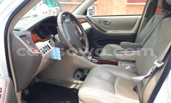 Buy Used Toyota Highlander White Car in Cotonou in Benign Buy Used Toyota Highlander White Car in Cotonou in Benign