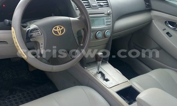 Ra Àlòkù Toyota Camry funfun Ọkọ̀ in Cotonou ni Benin Ra Àlòkù Toyota Camry funfun Ọkọ̀ in Cotonou ni Benin