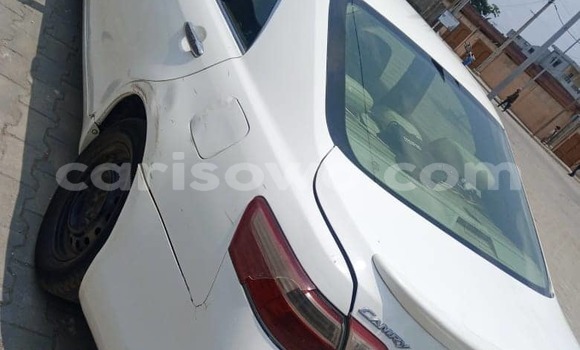 Ra Àlòkù Toyota Camry funfun Ọkọ̀ in Cotonou ni Benin Ra Àlòkù Toyota Camry funfun Ọkọ̀ in Cotonou ni Benin