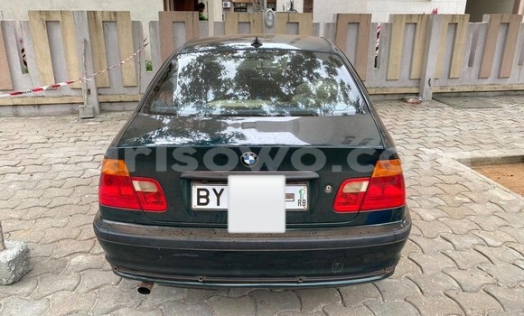 Sayi Na hannu BMW 3–Series Black Mota in Cotonou a Benin