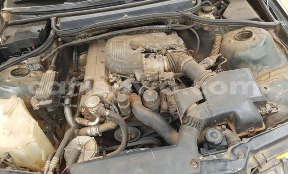 Sayi Na hannu BMW 3–Series Black Mota in Cotonou a Benin Sayi Na hannu BMW 3–Series Black Mota in Cotonou a Benin