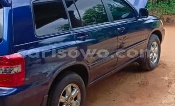 Sayi Na hannu Toyota Highlander Blue Mota in Cotonou a Benin Sayi Na hannu Toyota Highlander Blue Mota in Cotonou a Benin
