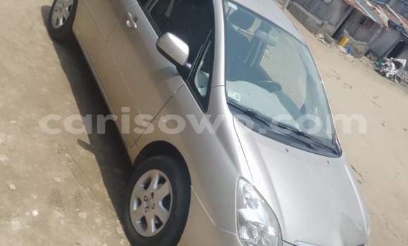 Ra Àlòkù Toyota Corolla Verso Silver Ọkọ̀ in Cotonou ni Benin Ra Àlòkù Toyota Corolla Verso Silver Ọkọ̀ in Cotonou ni Benin
