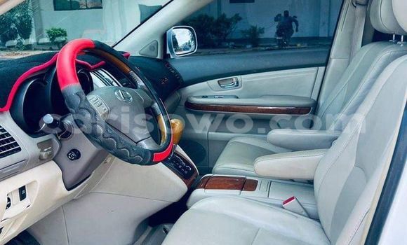 Acheter Occasion Voiture Lexus RX 330 Blanc à Cotonou, Benin Acheter Occasion Voiture Lexus RX 330 Blanc à Cotonou, Benin