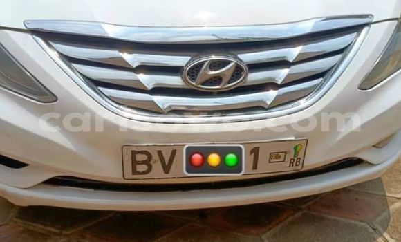 Acheter Occasion Voiture Hyundai Sonata Blanc à Athieme, Mono Acheter Occasion Voiture Hyundai Sonata Blanc à Athieme, Mono