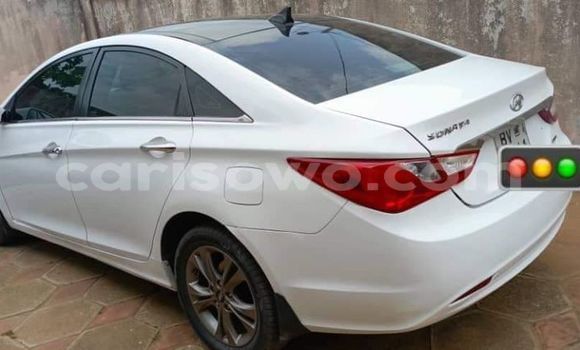 Acheter Occasion Voiture Hyundai Sonata Blanc à Athieme, Mono Acheter Occasion Voiture Hyundai Sonata Blanc à Athieme, Mono