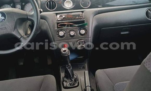 Acheter Occasion Voiture Mitsubishi Outlander Noir à Athieme, Mono Acheter Occasion Voiture Mitsubishi Outlander Noir à Athieme, Mono