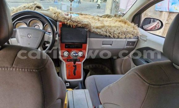 Acheter Occasion Voiture Dodge Caliber Rouge à Cotonou, Benin Acheter Occasion Voiture Dodge Caliber Rouge à Cotonou, Benin