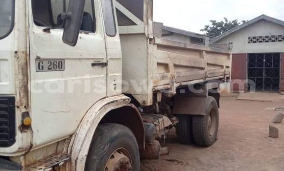 Acheter Occasion Utilitaire Renault G300 Blanc à Cotonou, Benin Acheter Occasion Utilitaire Renault G300 Blanc à Cotonou, Benin