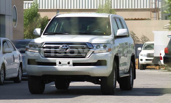 Acheter Neuf Voiture Toyota Land Cruiser Blanc à Cotonou, Benin Acheter Neuf Voiture Toyota Land Cruiser Blanc à Cotonou, Benin