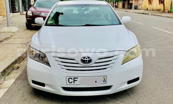 Sayi Na hannu Toyota Camry Azurfa Mota in Cotonou a Benin Sayi Na hannu Toyota Camry Azurfa Mota in Cotonou a Benin