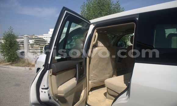 Acheter Neuf Voiture Toyota Land Cruiser Blanc à Cotonou, Benin Acheter Neuf Voiture Toyota Land Cruiser Blanc à Cotonou, Benin