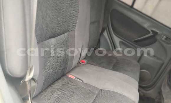 Sayi Na hannu Toyota RAV4 Green Mota in Cotonou a Benin Sayi Na hannu Toyota RAV4 Green Mota in Cotonou a Benin