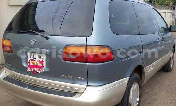 Acheter Occasion Voiture Toyota Sienna Gris à Cotonou, Benin