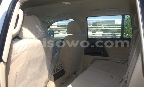 Acheter Neuf Voiture Toyota Land Cruiser Blanc à Cotonou, Benin Acheter Neuf Voiture Toyota Land Cruiser Blanc à Cotonou, Benin