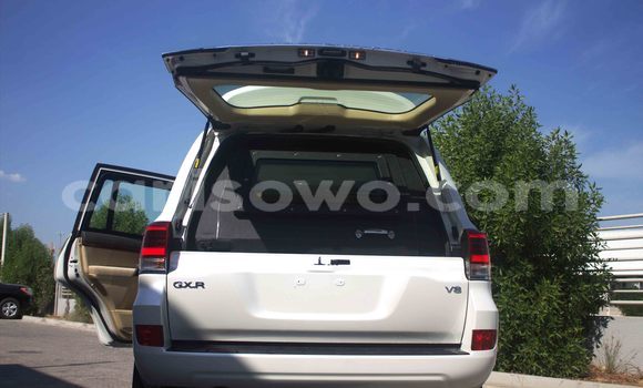 Acheter Neuf Voiture Toyota Land Cruiser Blanc à Cotonou, Benin Acheter Neuf Voiture Toyota Land Cruiser Blanc à Cotonou, Benin