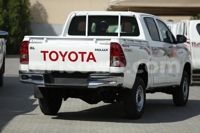 Big with watermark hilux 4
