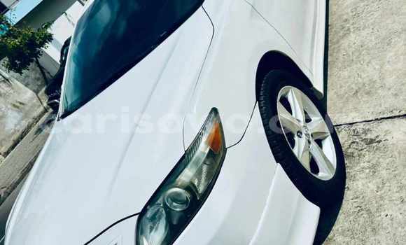 Sayi Sabo Toyota Camry White Mota in Cotonou a Benin Sayi Sabo Toyota Camry White Mota in Cotonou a Benin