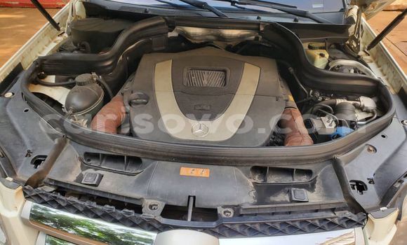 Sayi Na hannu Mercedes-Benz GLK–Class White Mota in Cotonou a Benin Sayi Na hannu Mercedes-Benz GLK–Class White Mota in Cotonou a Benin