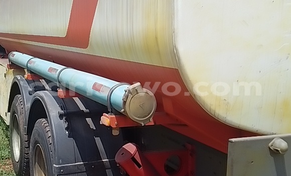 Ra Tuntun Man Silent Miiran Ọkọ̀ akẹ́rù ńlá in Cotonou ni Benin Ra Tuntun Man Silent Miiran Ọkọ̀ akẹ́rù ńlá in Cotonou ni Benin