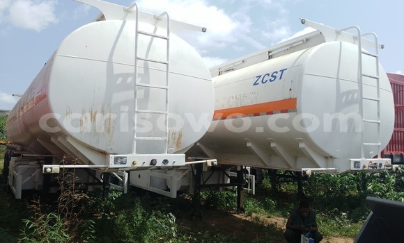 Sayi Sabo Renault Trafic White Babbar mota in Cotonou a Benin